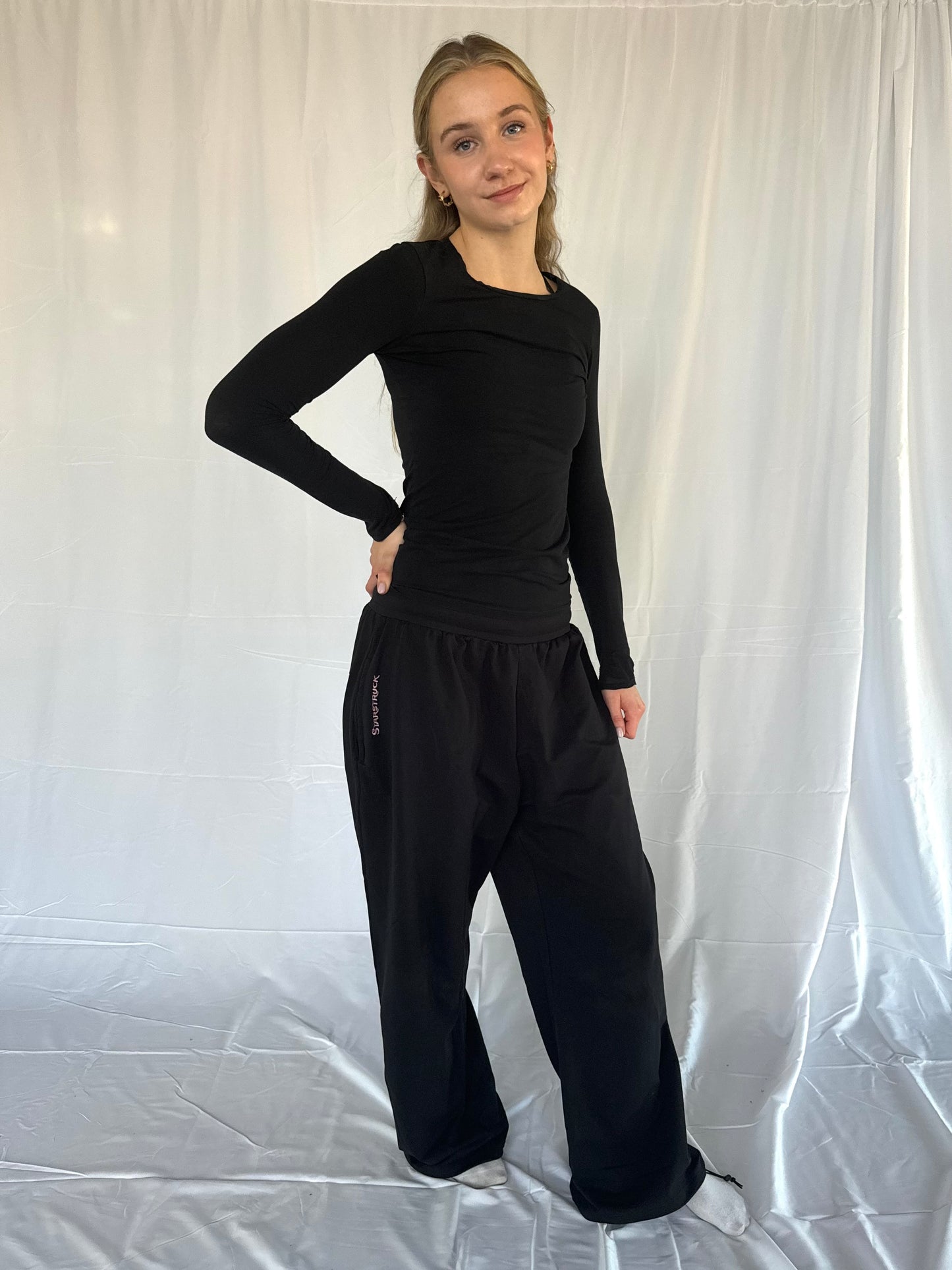 FÖRBESTÄLLNING svart CORE STAR sweatpant